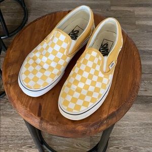 🟨♥️⬜️Yellow and white checkered Vans! Like New!